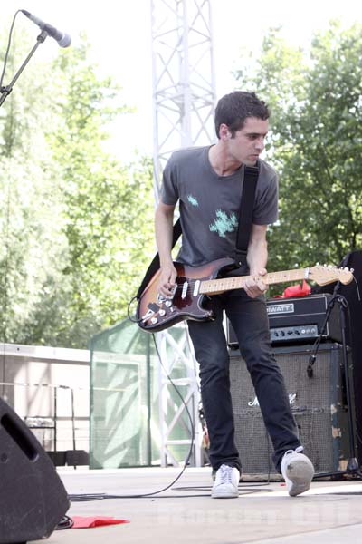 SUUNS - 2011-05-29 - PARIS - Parc de la Villette - 